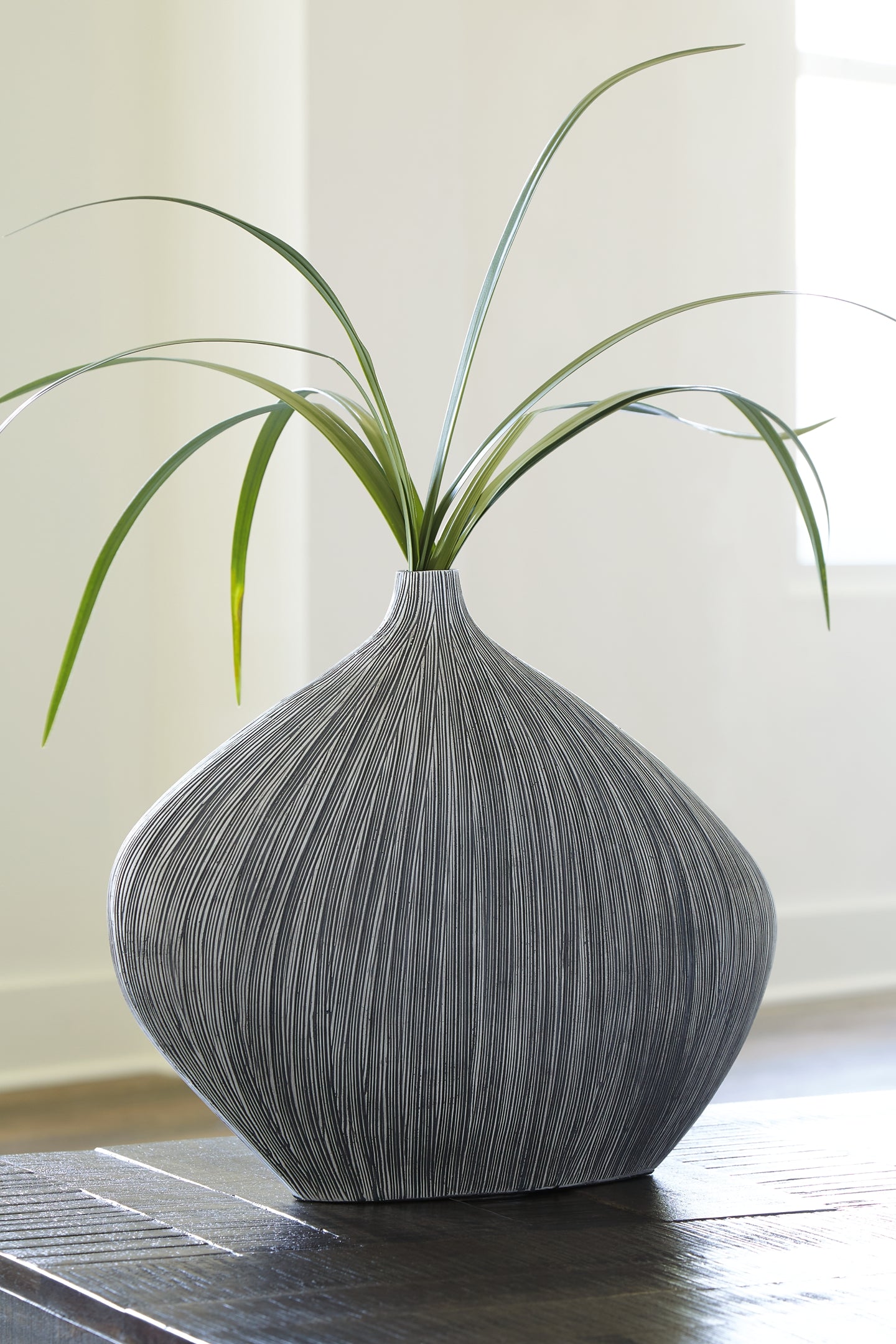 Donya Vase Signature Design by Ashley®