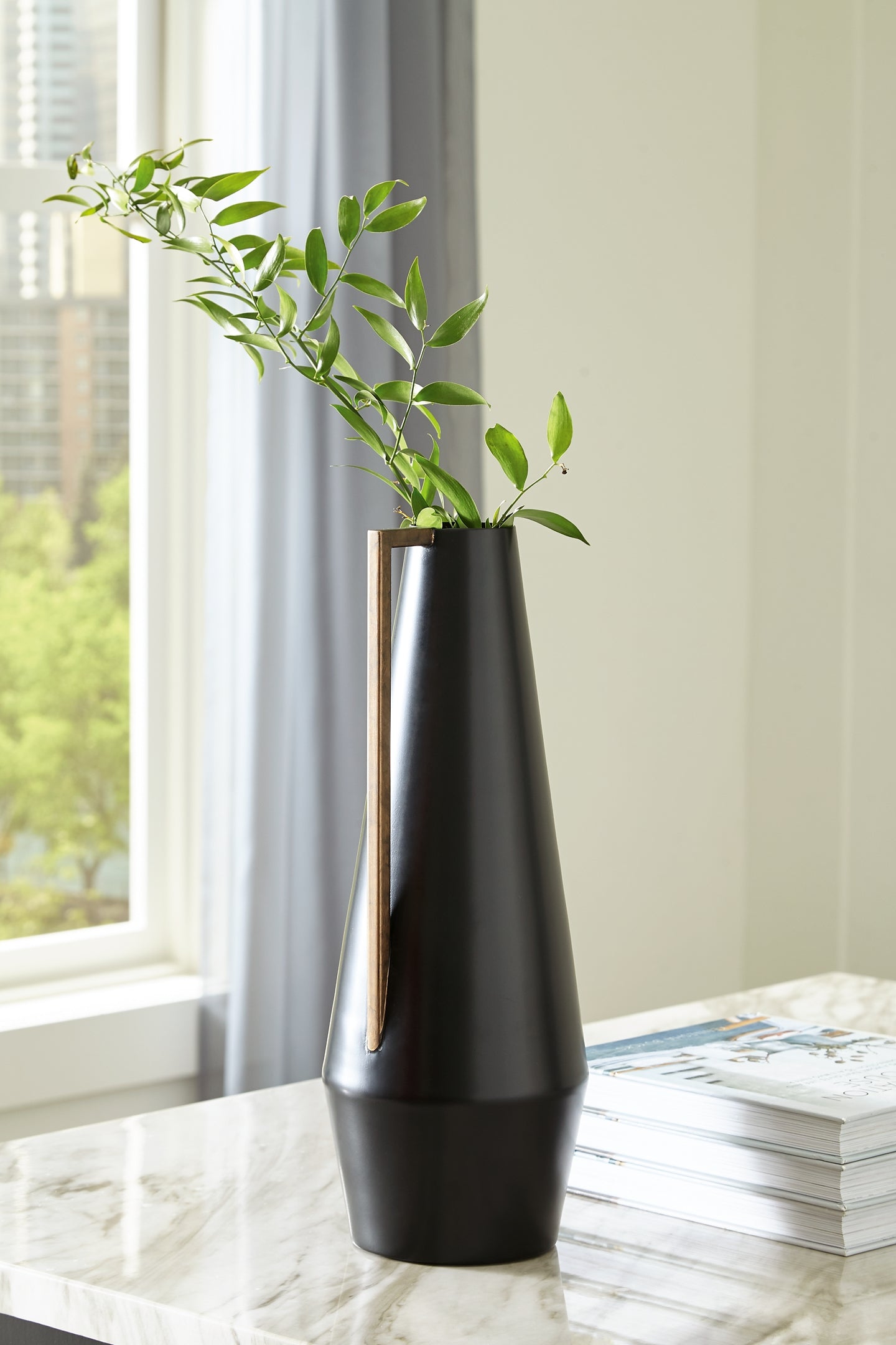 Pouderbell Vase Signature Design by Ashley®