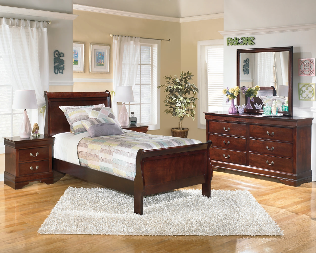 Alisdair Twin Sleigh Bed with 2 Nightstands Signature Design by Ashley®