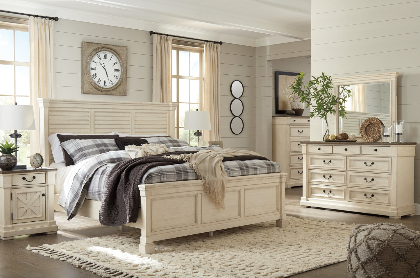 Bolanburg California King Panel Bed with Mirrored Dresser and 2 Nightstands Signature Design by Ashley®