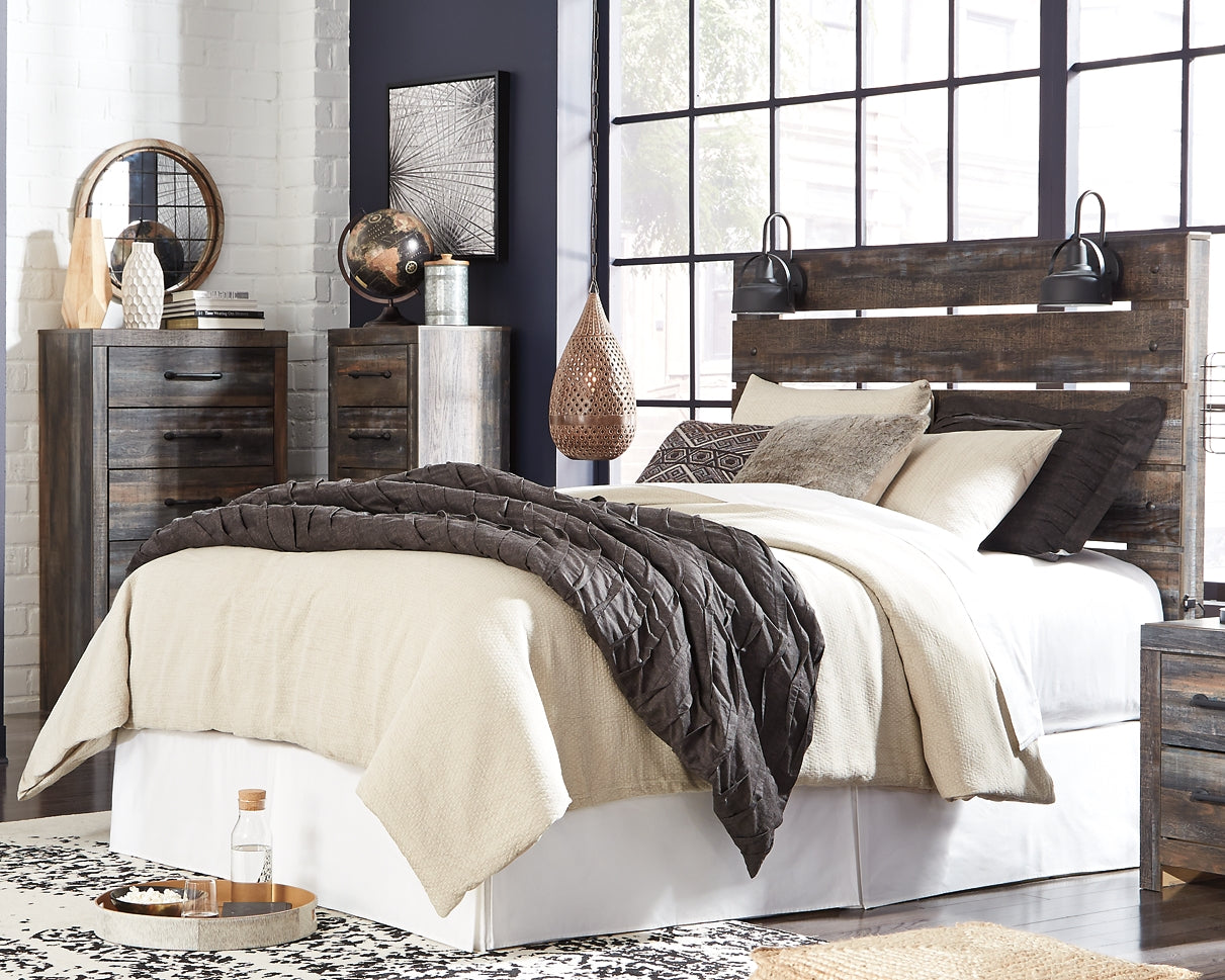 Drystan Queen Panel Headboard with Mirrored Dresser and 2 Nightstands Signature Design by Ashley®
