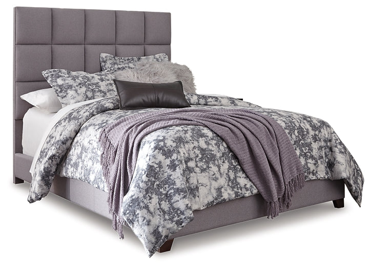 Dolante Queen Upholstered Bed Signature Design by Ashley®