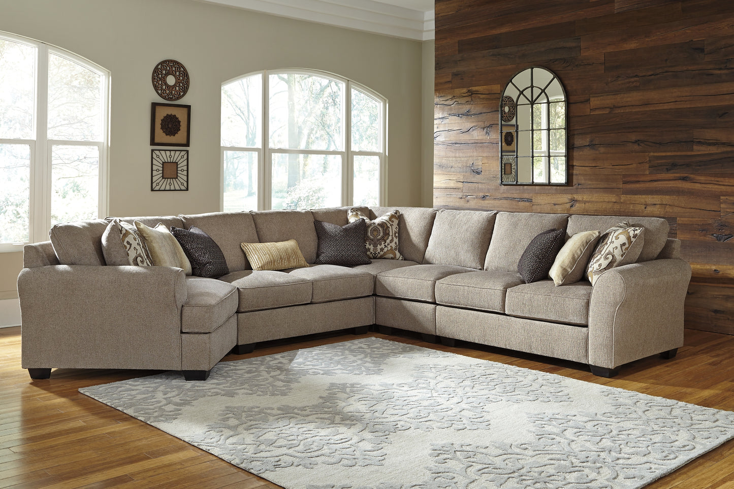 Pantomine 5-Piece Sectional with Ottoman Benchcraft®
