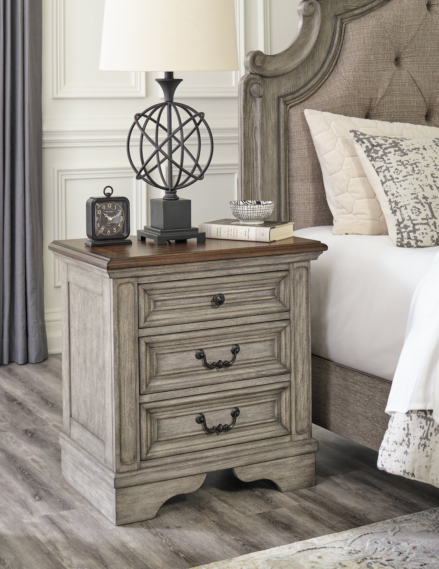 Lodenbay California King Panel Bed with Mirrored Dresser and 2 Nightstands Signature Design by Ashley®