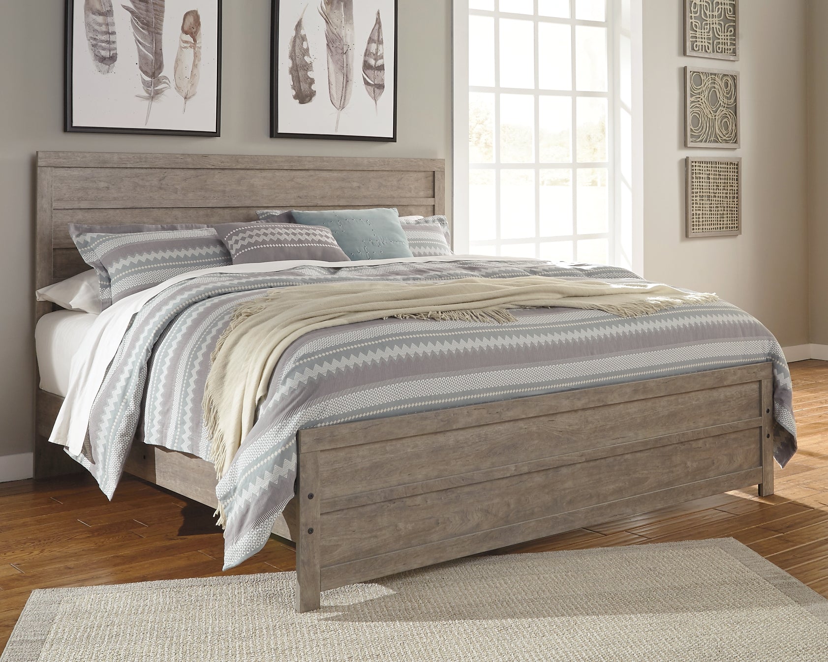 Culverbach King Panel Bed with Mirrored Dresser, Chest and 2 Nightstands Signature Design by Ashley®