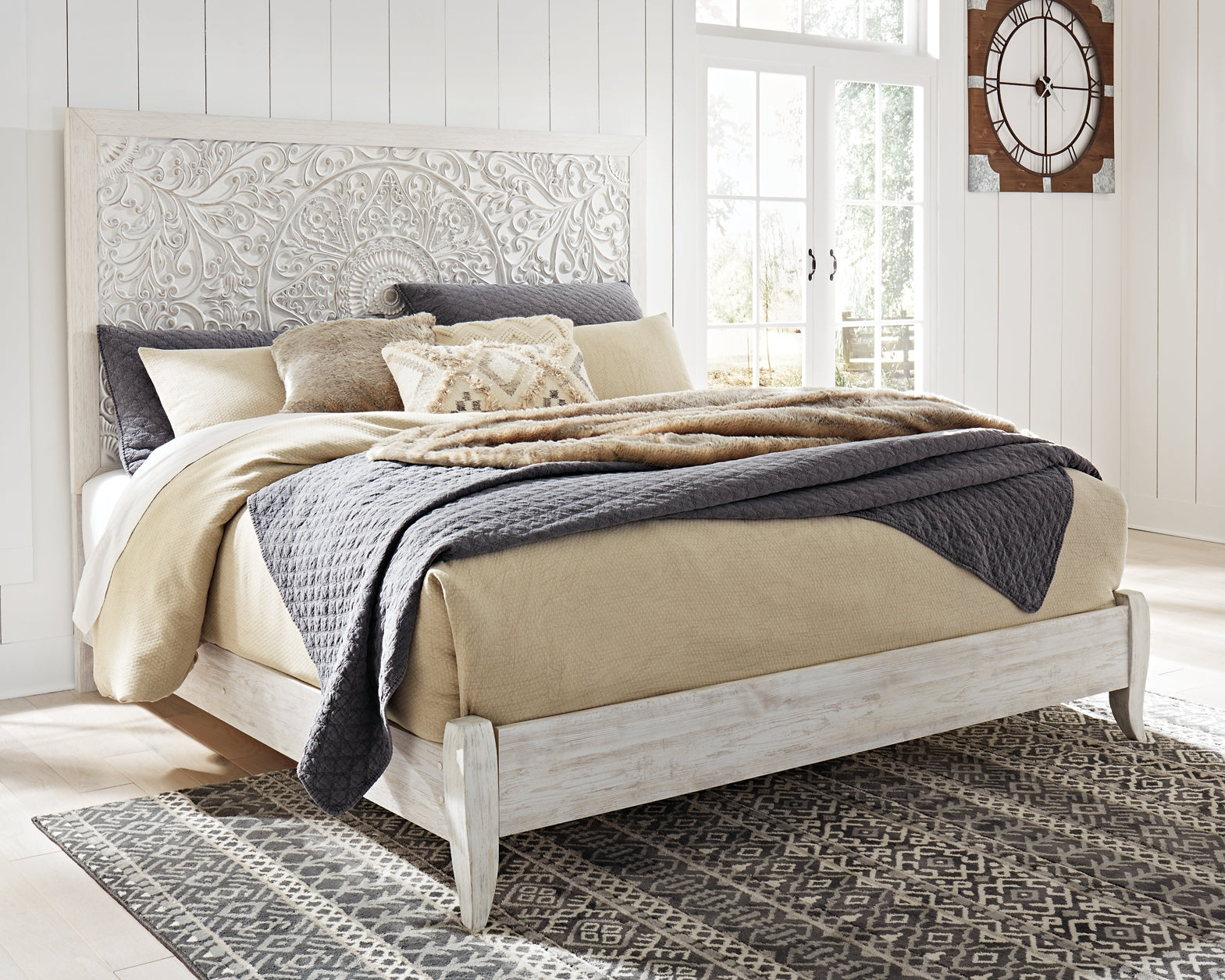 Paxberry King Panel Bed with Mirrored Dresser Signature Design by Ashley®