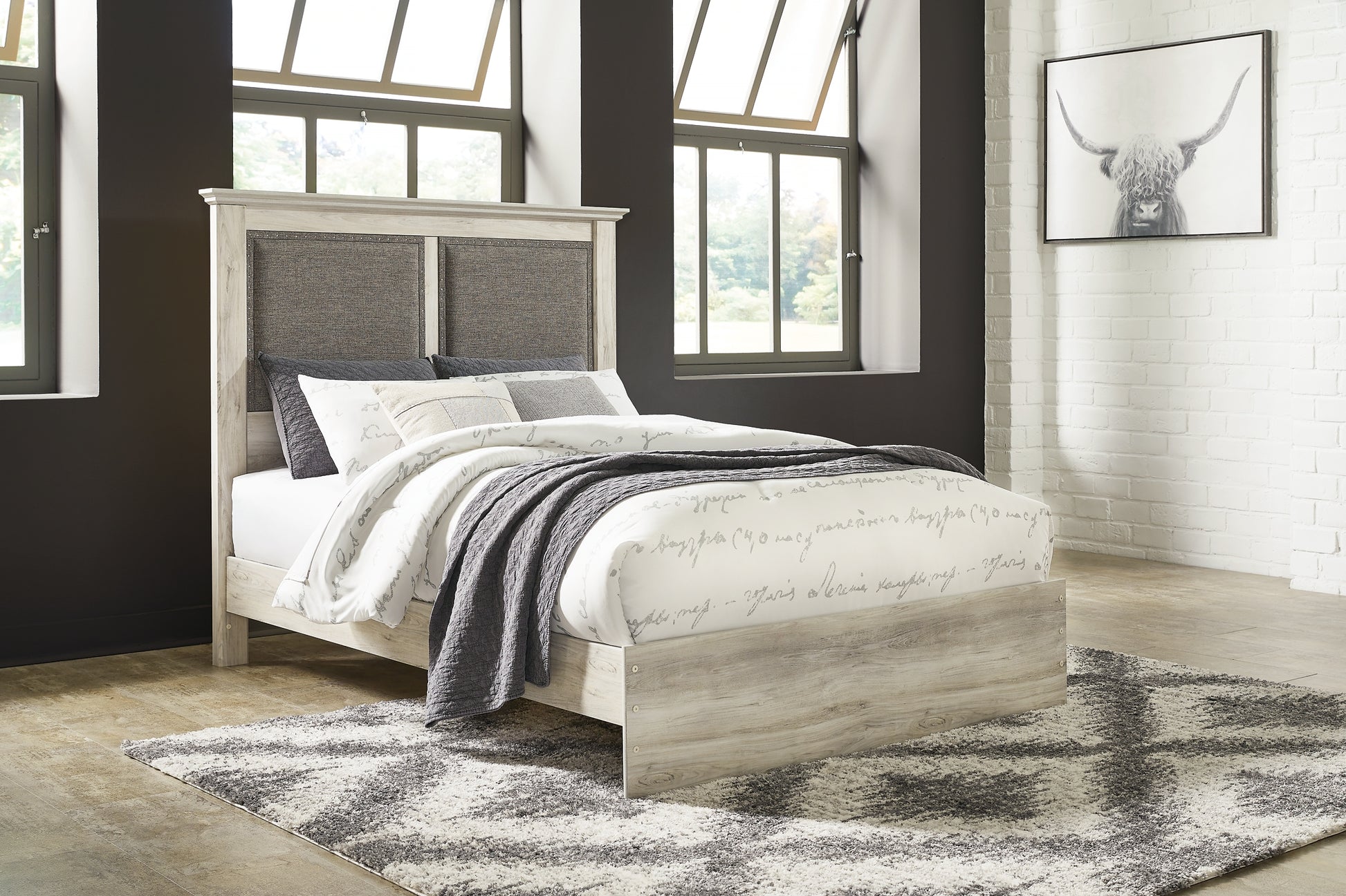 Cambeck Queen Upholstered Panel Bed with Dresser Signature Design by Ashley®