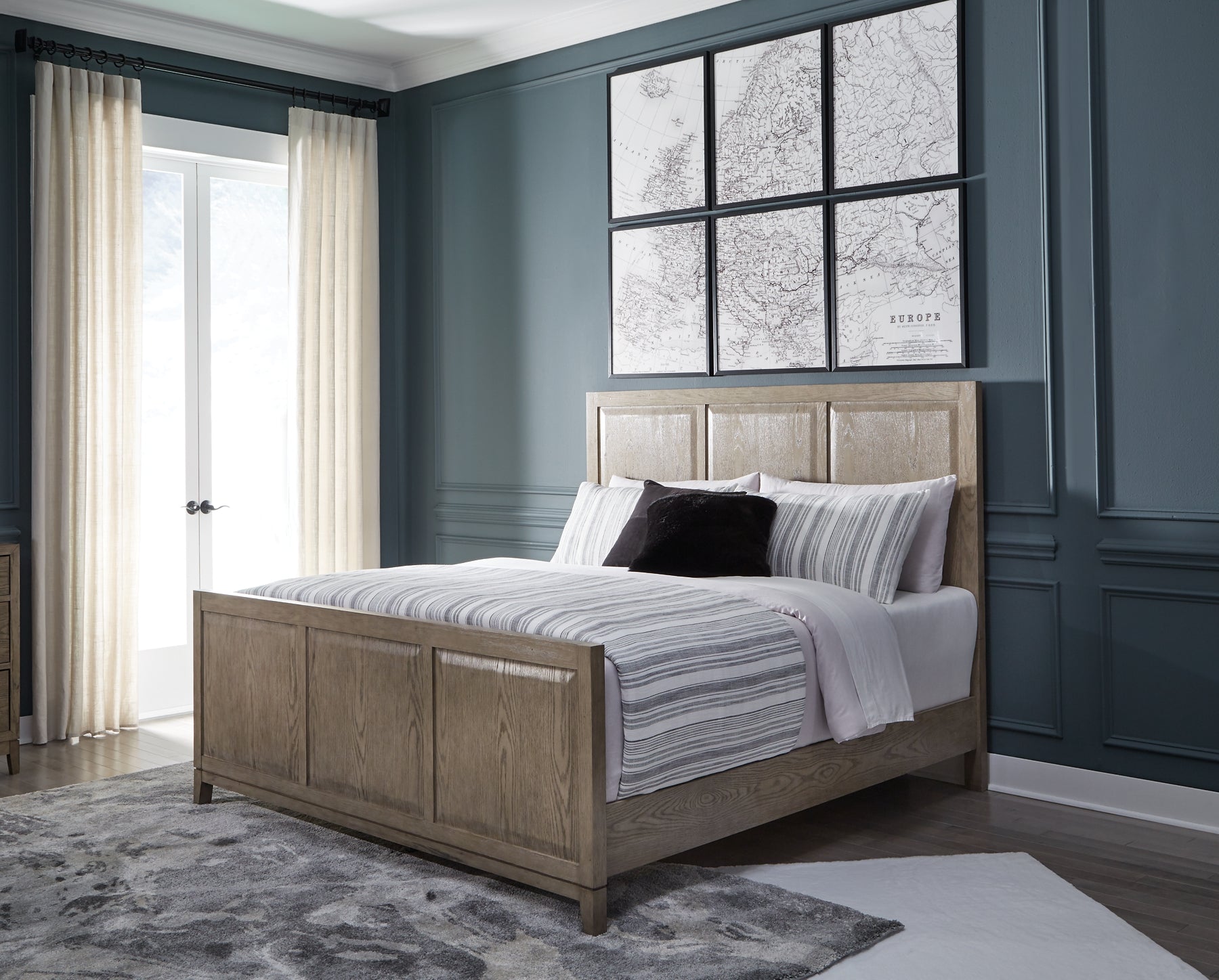 Chrestner Queen Panel Bed with Mirrored Dresser and Chest Signature Design by Ashley®