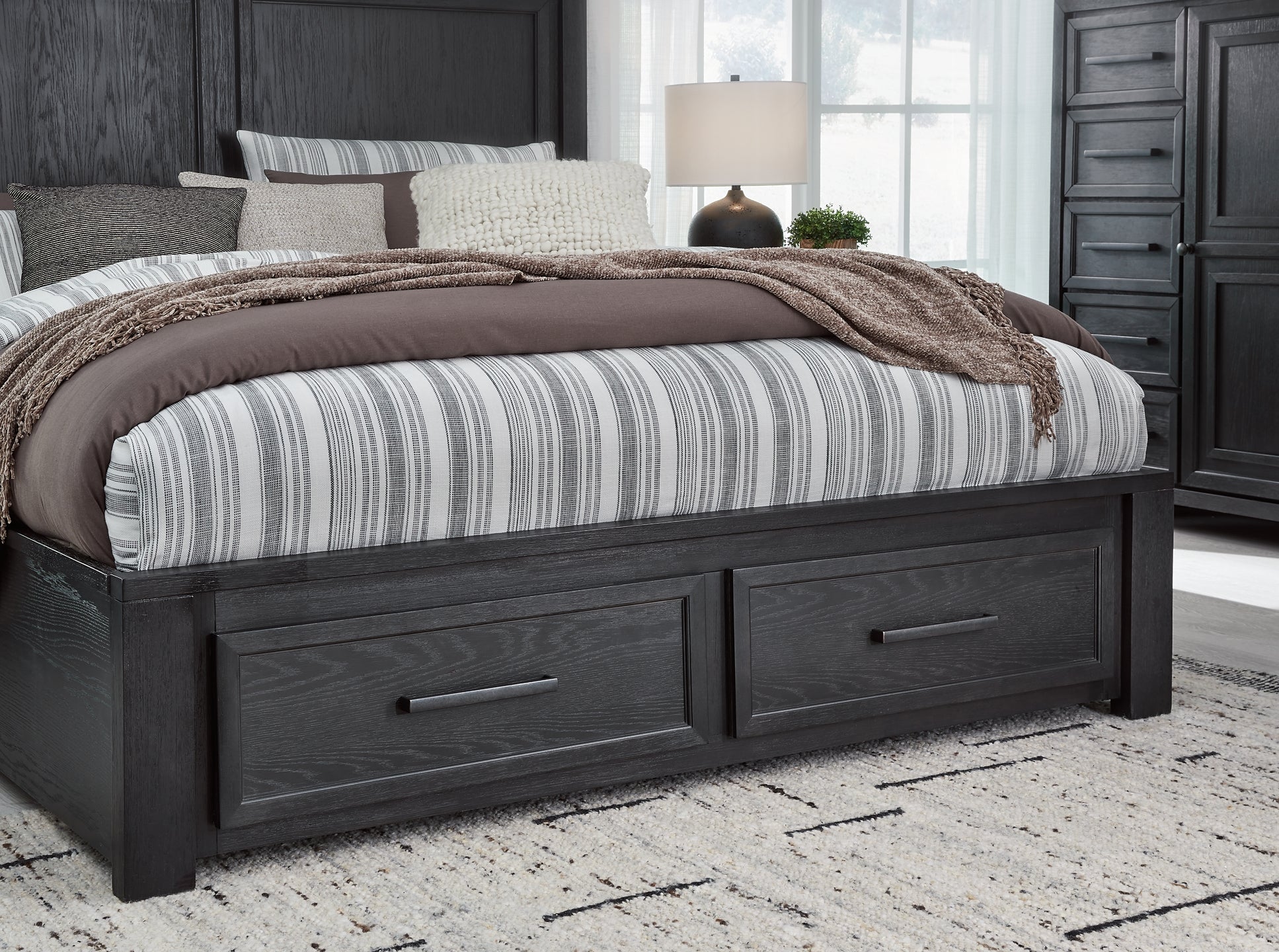 Foyland California King Panel Storage Bed with Mirrored Dresser Signature Design by Ashley®