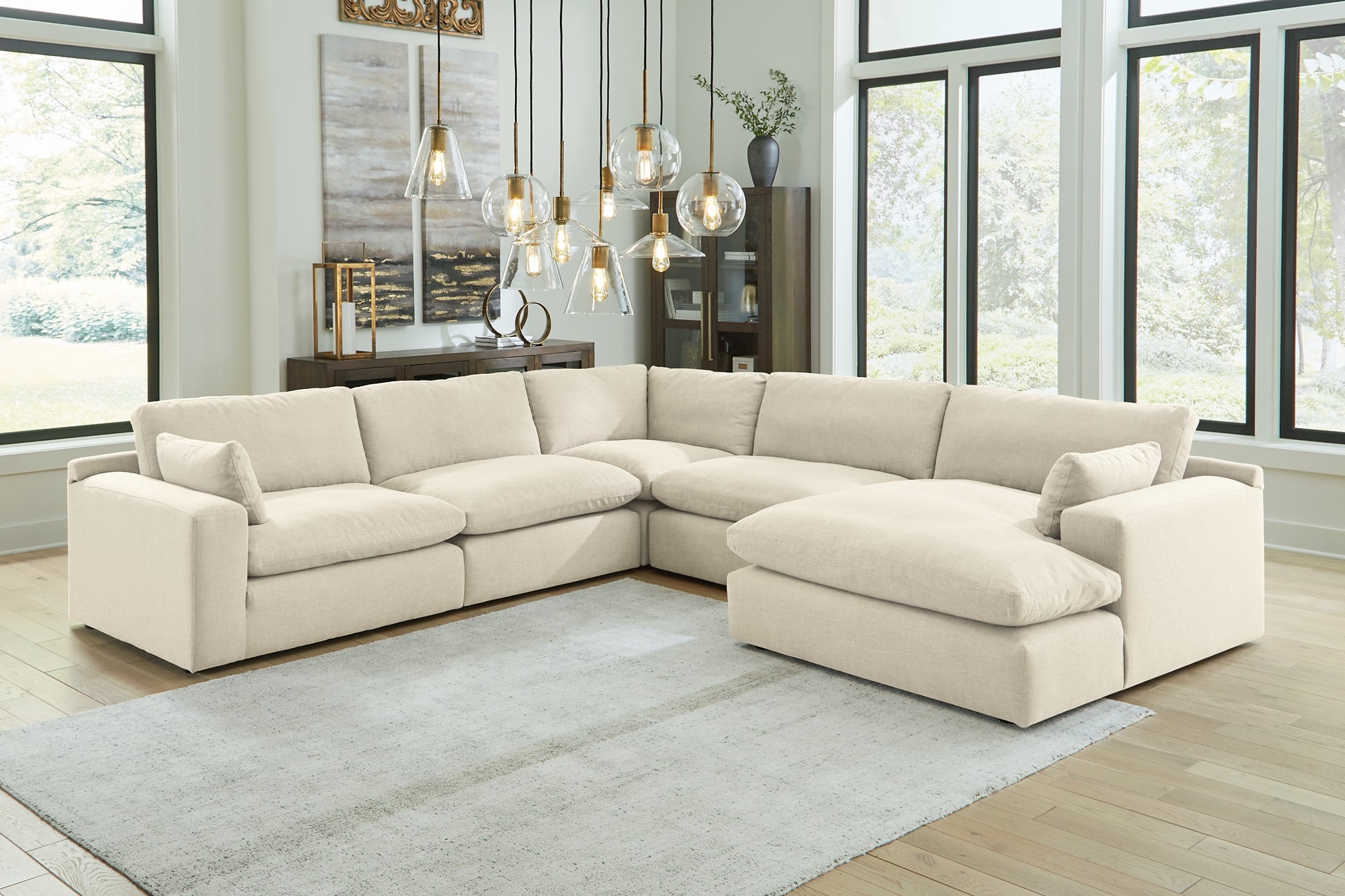 Elyza 5-Piece Sectional with Ottoman Benchcraft®
