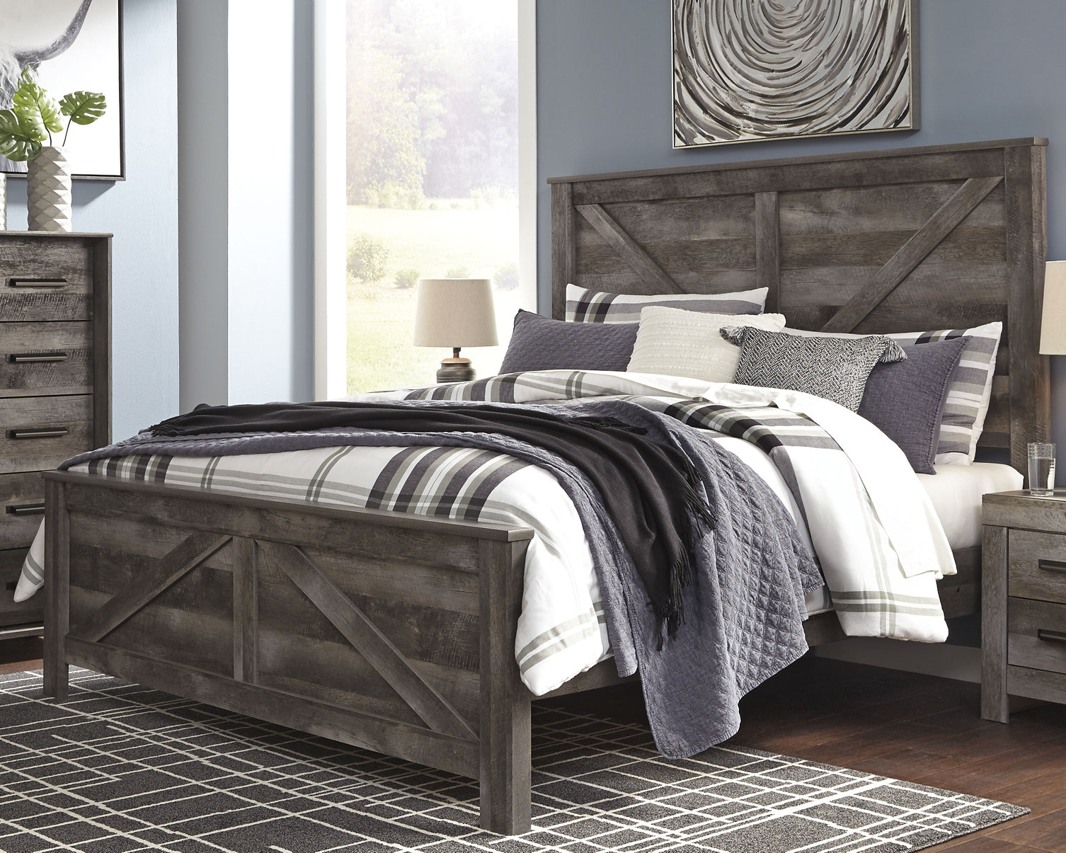 Wynnlow King Crossbuck Panel Bed with Mirrored Dresser and 2 Nightstands Signature Design by Ashley®