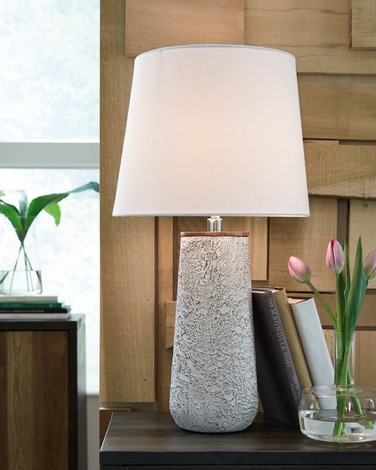 Chaston Metal Table Lamp (2/CN) Signature Design by Ashley®