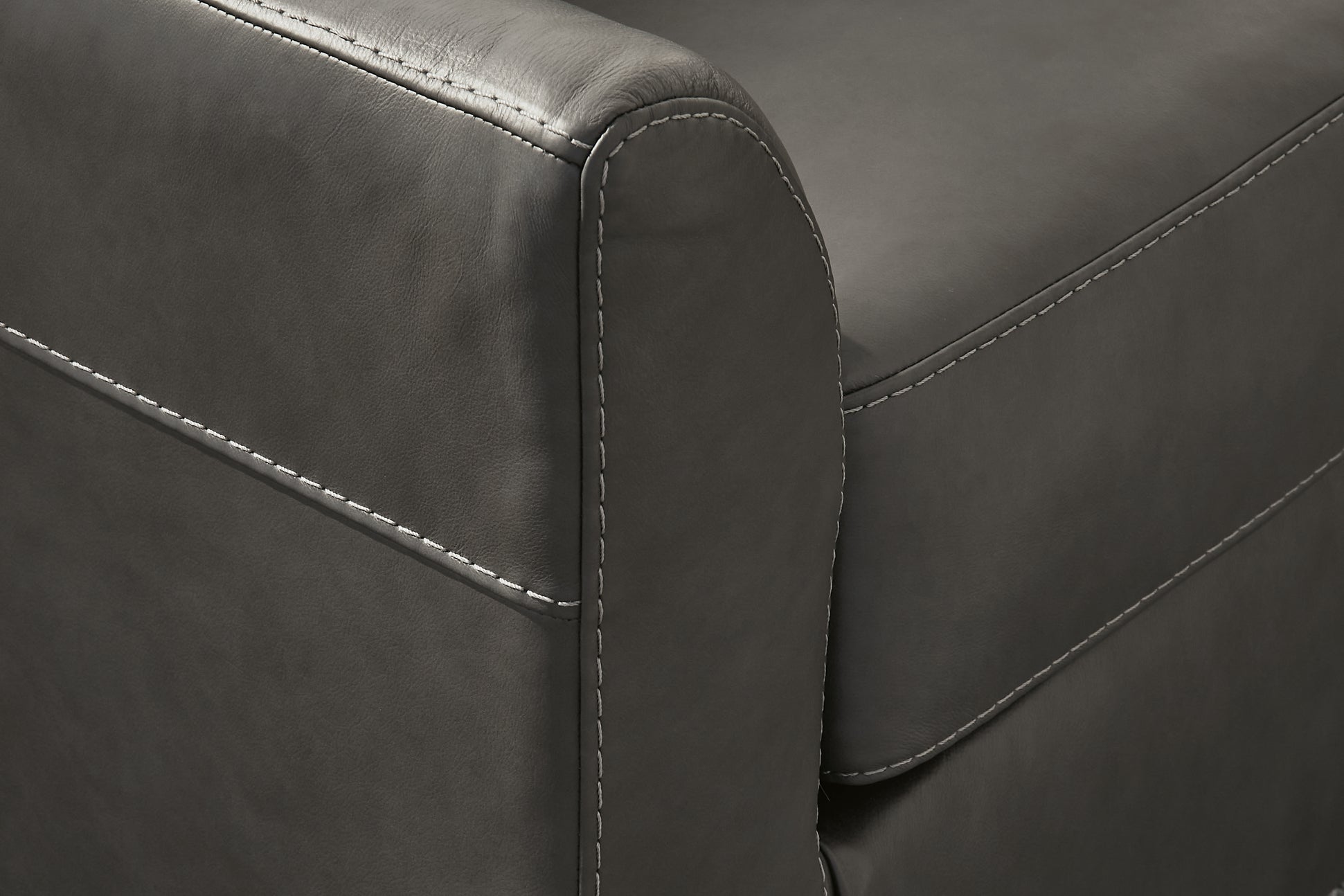 Valderno 2-Piece Sectional with Chaise Signature Design by Ashley®