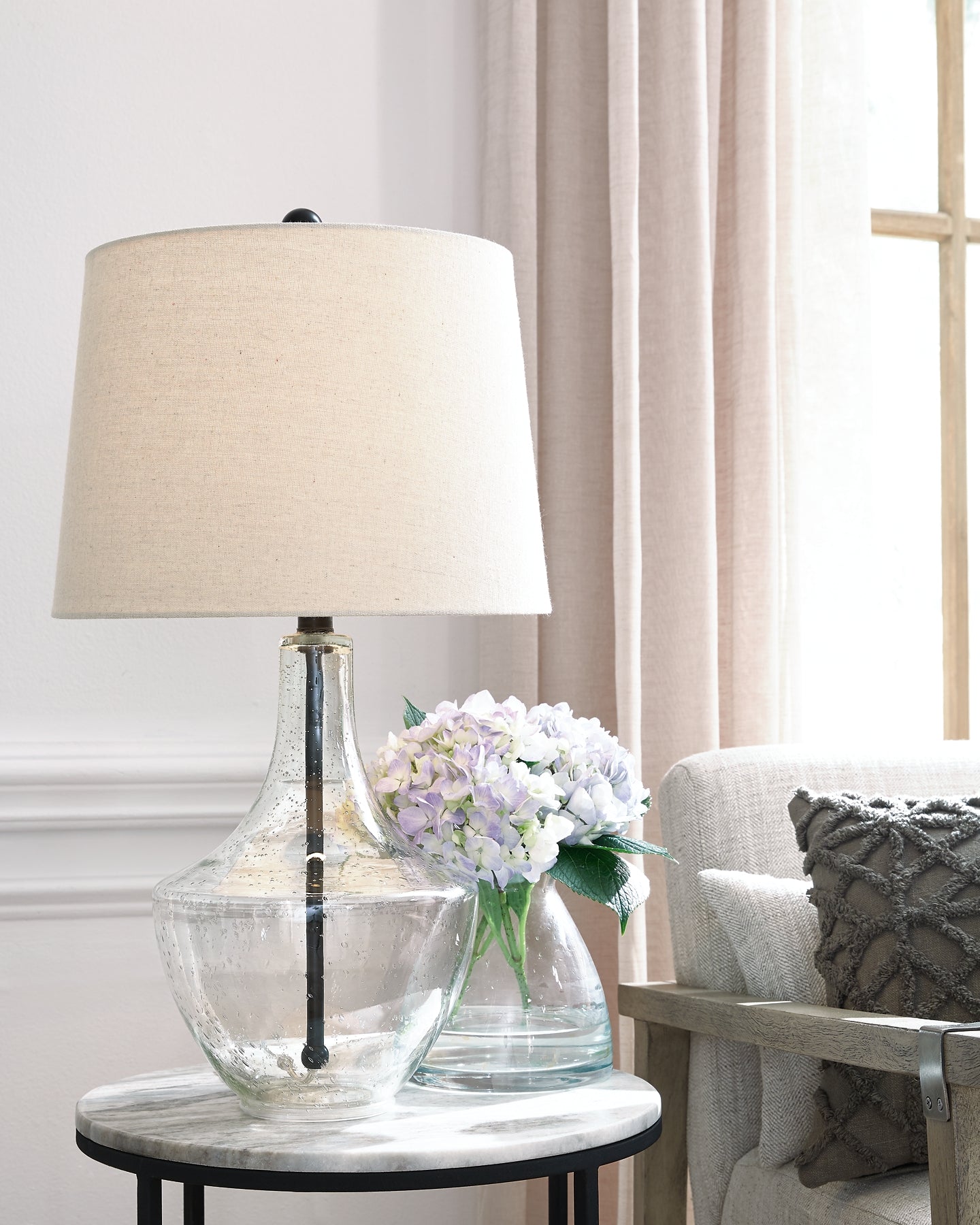 Gregsby Glass Table Lamp (2/CN) Signature Design by Ashley®