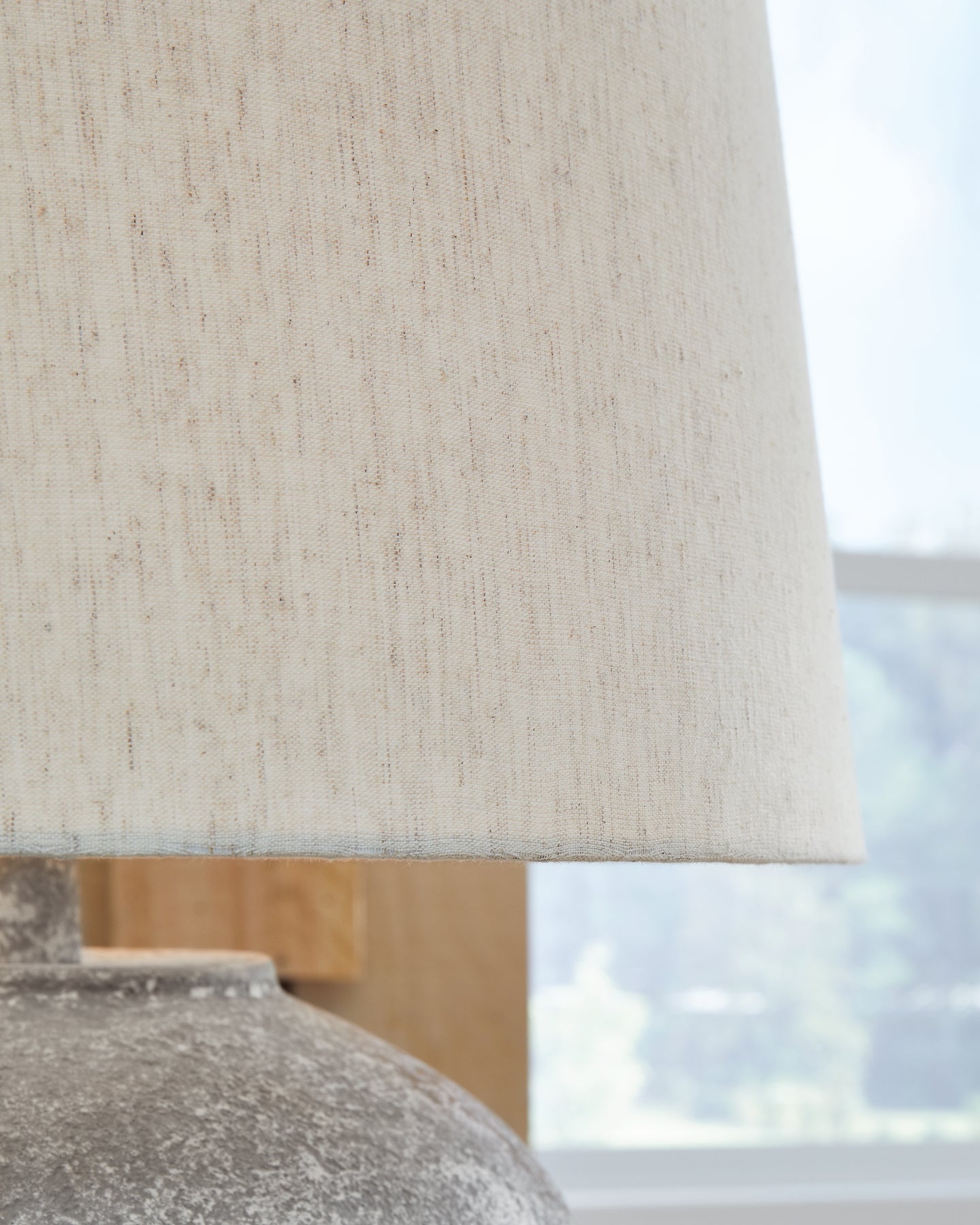 Dreward Paper Table Lamp (1/CN) Signature Design by Ashley®