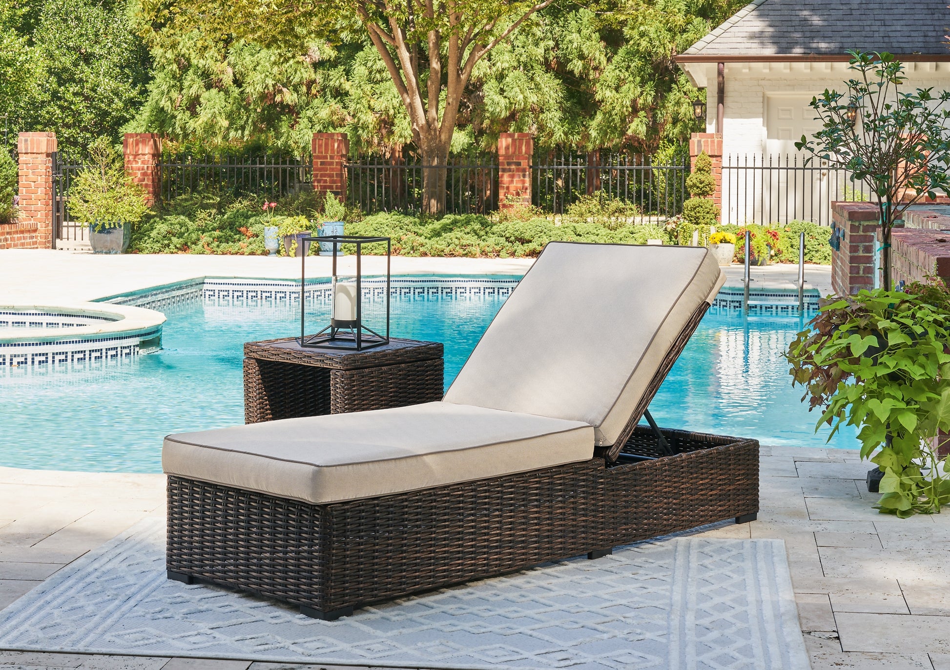 Coastline Bay Chaise Lounge with Cushion Signature Design by Ashley®