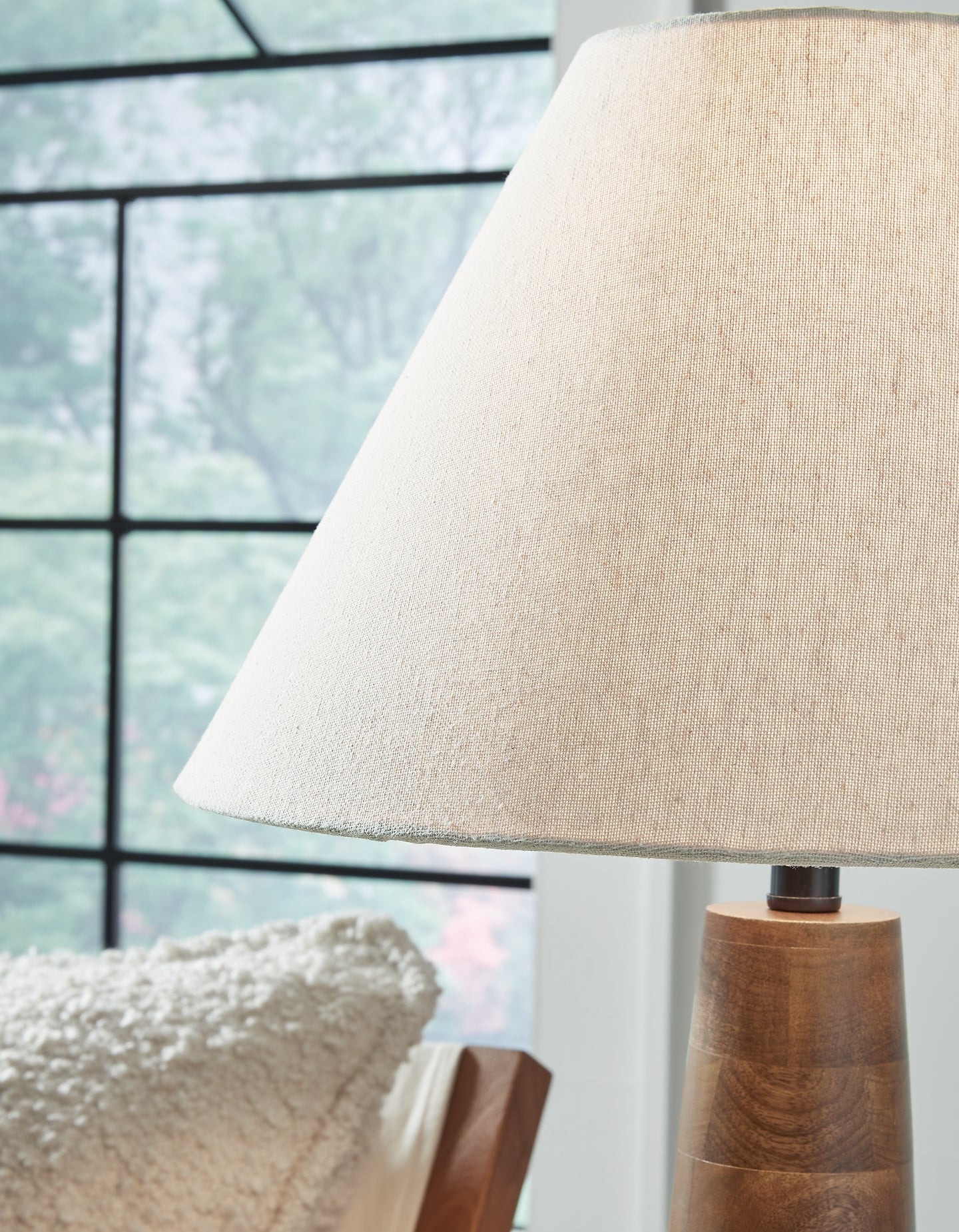 Danset Wood Table Lamp (1/CN) Signature Design by Ashley®