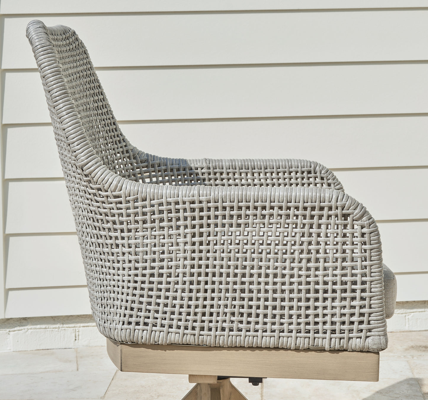 Seton Creek Swivel Chair w/Cushion (2/CN) Signature Design by Ashley®