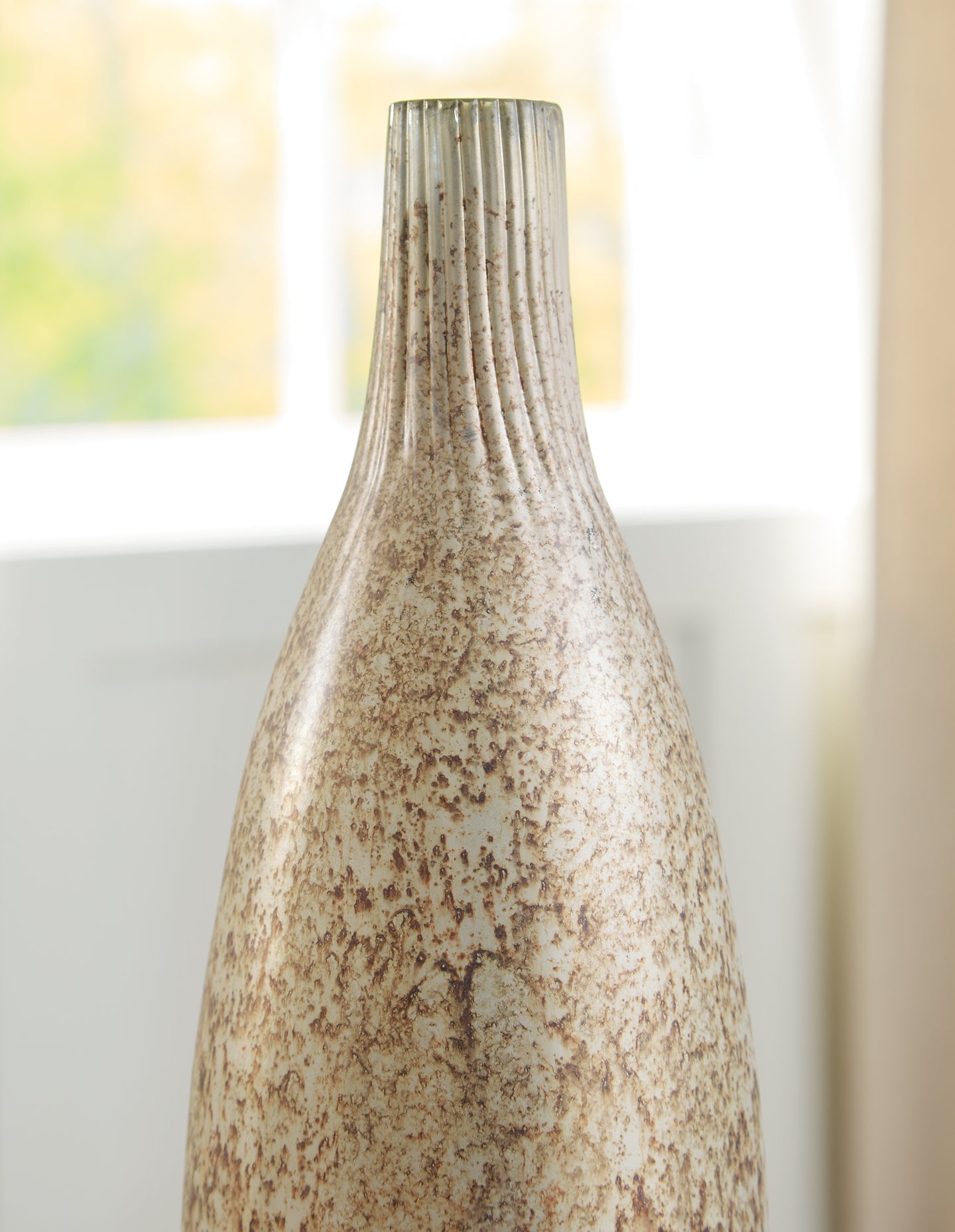 Plawite Vase Signature Design by Ashley®
