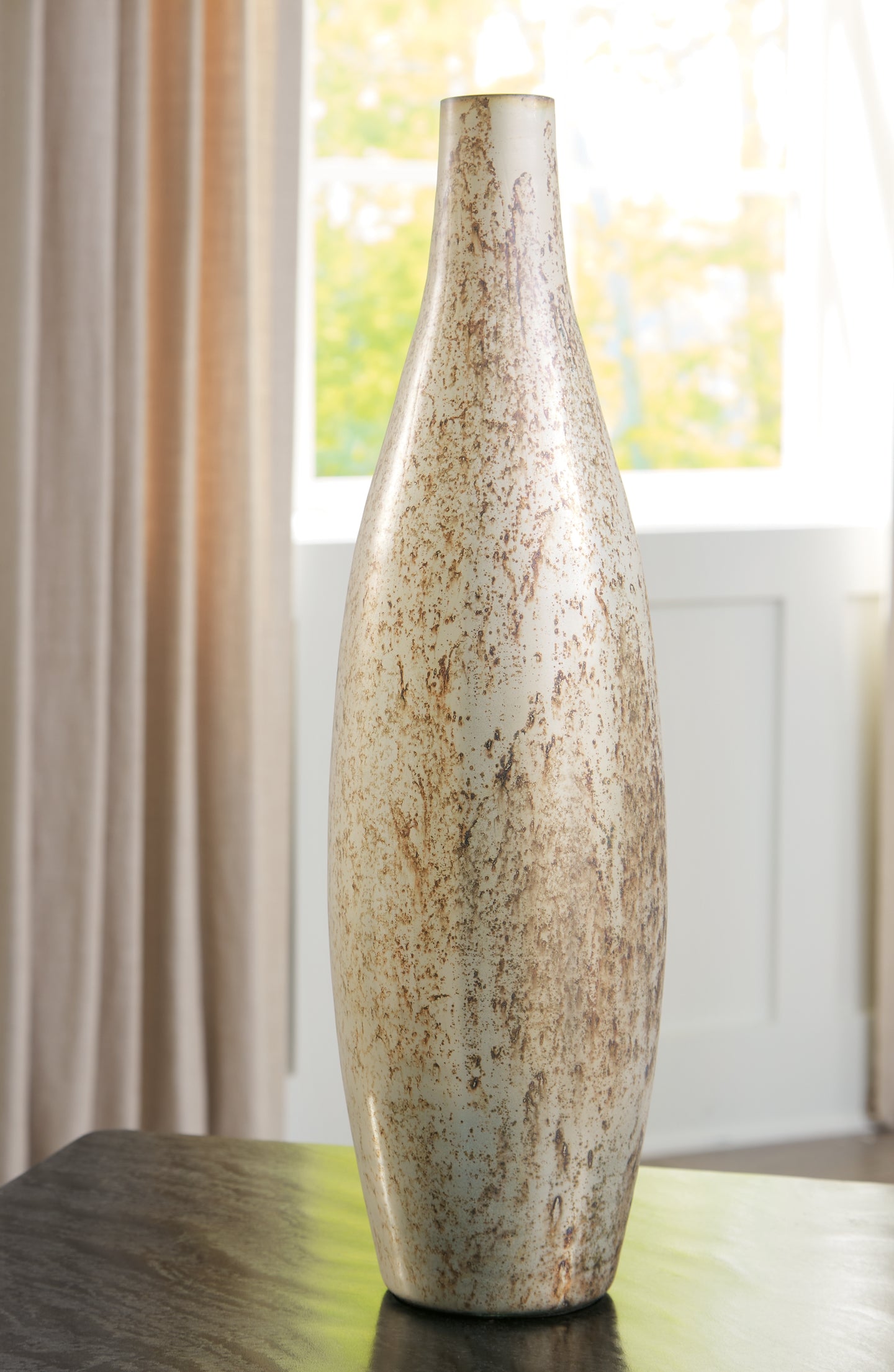 Plawite Vase Signature Design by Ashley®