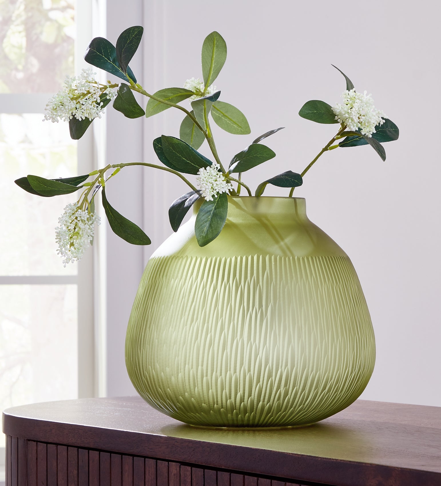 Scottyard Vase Signature Design by Ashley®