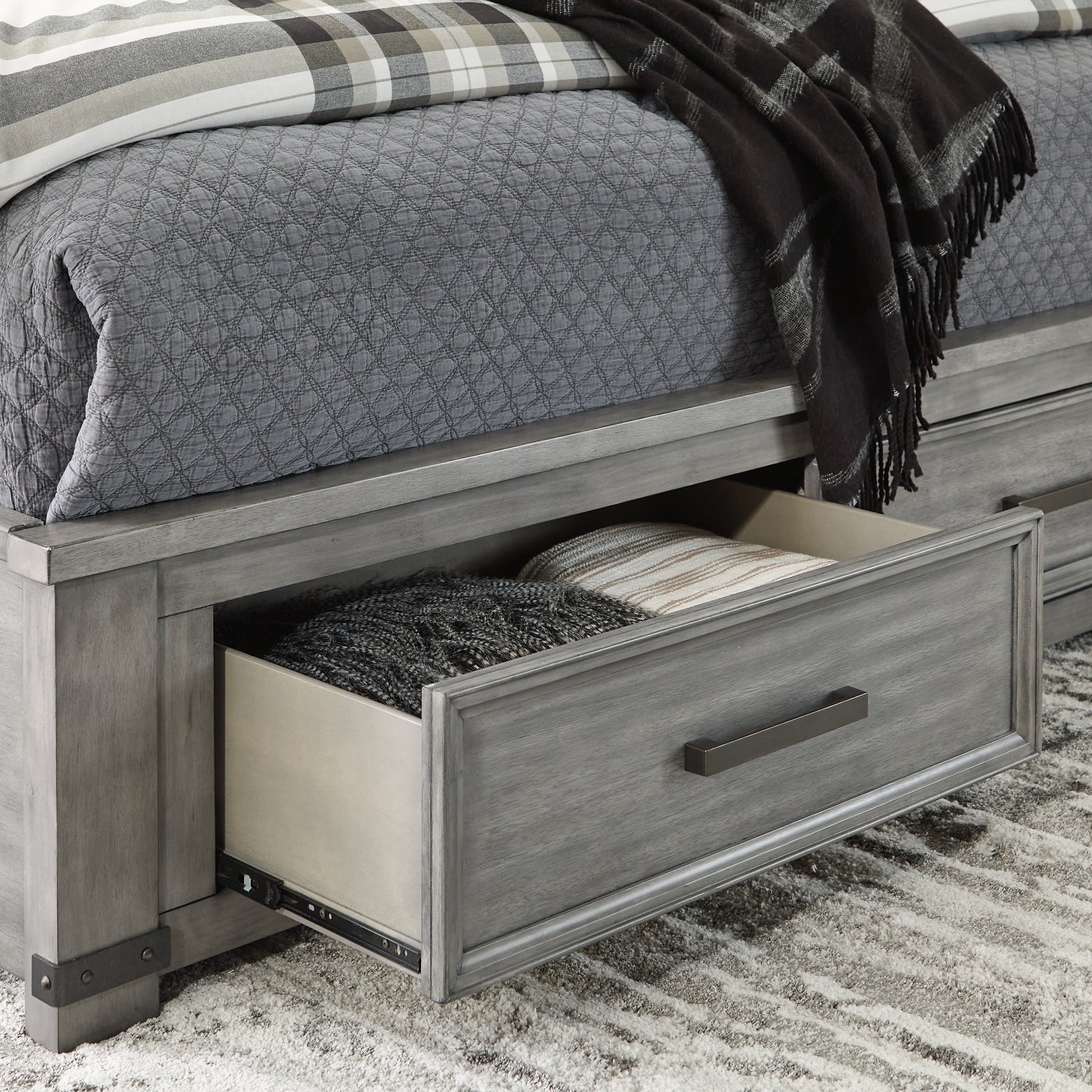 Russelyn King Storage Bed with Mirrored Dresser Signature Design by Ashley®