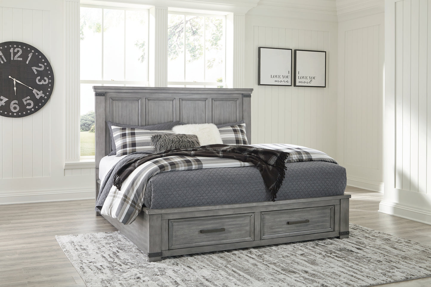 Russelyn King Storage Bed with Mirrored Dresser, Chest and 2 Nightstands Signature Design by Ashley®