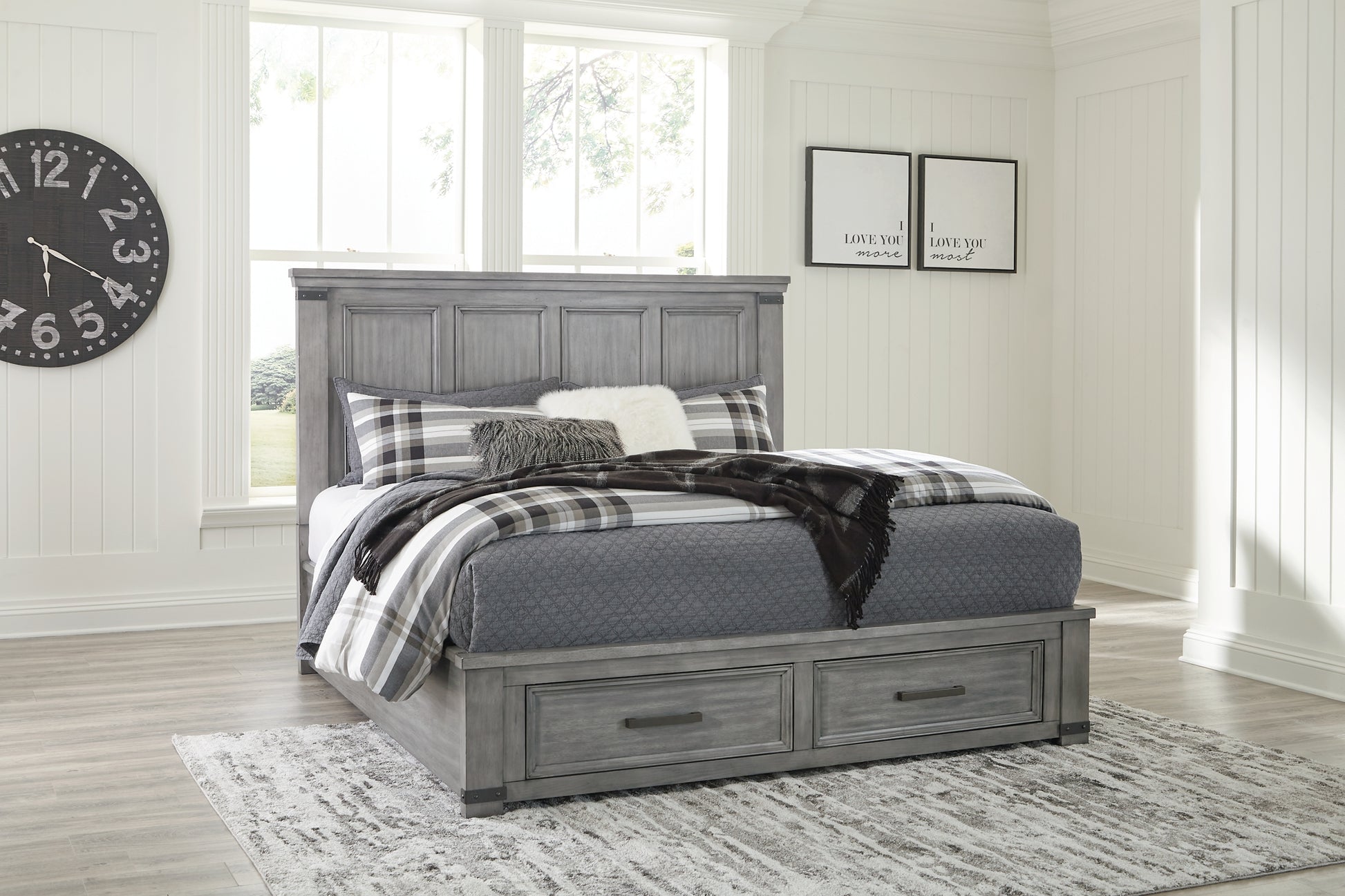 Russelyn King Storage Bed with Mirrored Dresser, Chest and 2 Nightstands Signature Design by Ashley®
