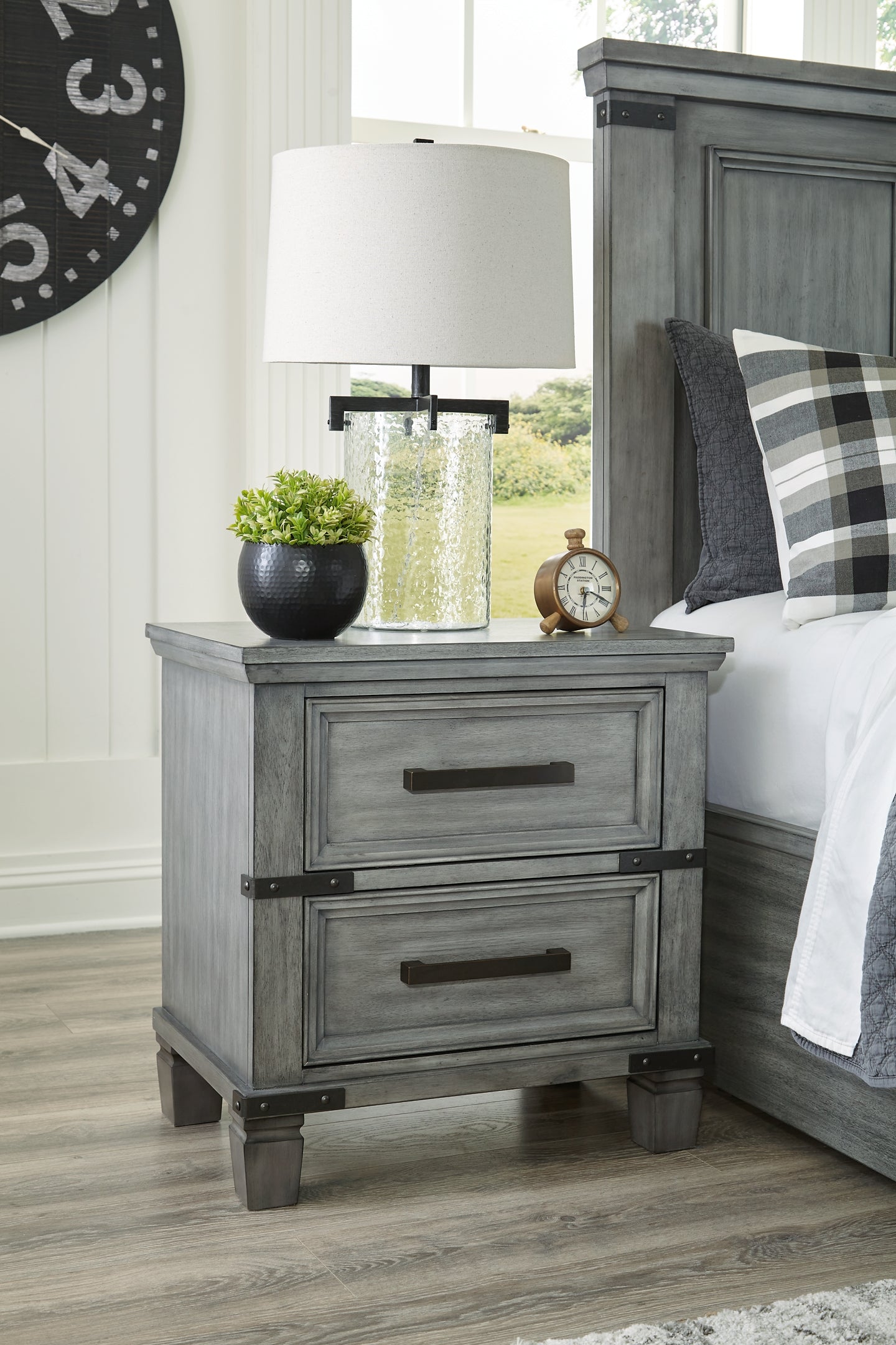 Russelyn King Storage Bed with Mirrored Dresser, Chest and 2 Nightstands Signature Design by Ashley®