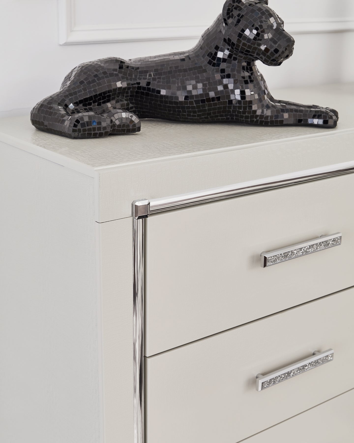 Zyniden Six Drawer Dresser Signature Design by Ashley®
