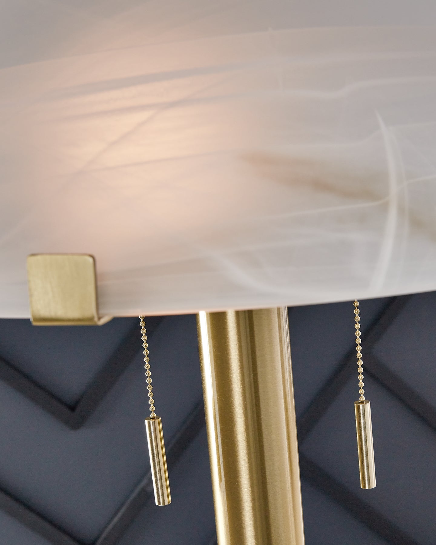 Tobbinsen Metal Floor Lamp (1/CN) Signature Design by Ashley®