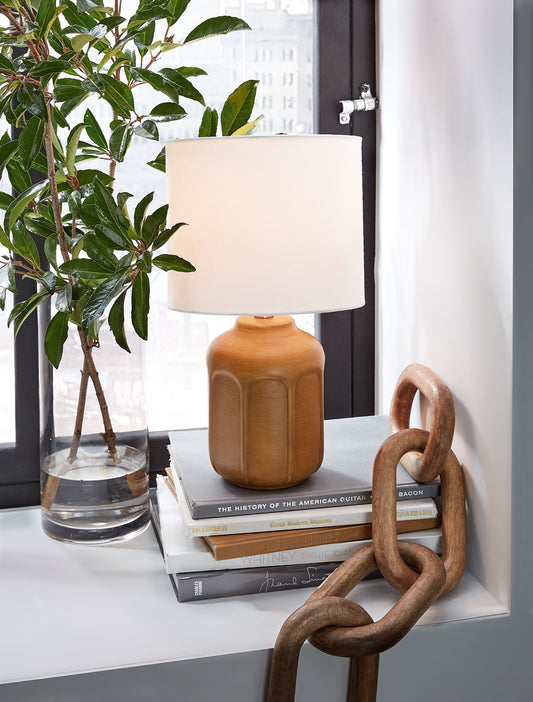 Gierburg Ceramic Table Lamp (1/CN) Signature Design by Ashley®